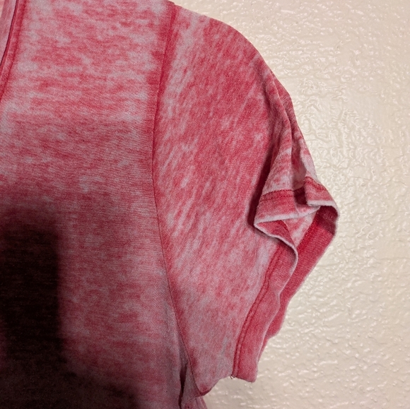 Unwind Women's Red V-Neck Top Size Large Pre-owned - Picture 6 of 7